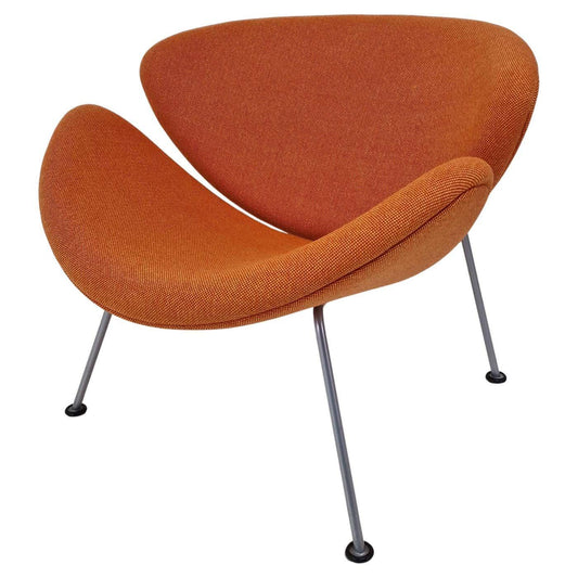 Herstel de unieke vorm van deze iconische designfauteuil met nieuwe bekleding