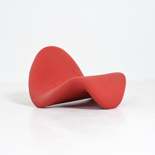 Vernieuw deze iconische designstoel met hoogwaardige stoffering en vakmanschap